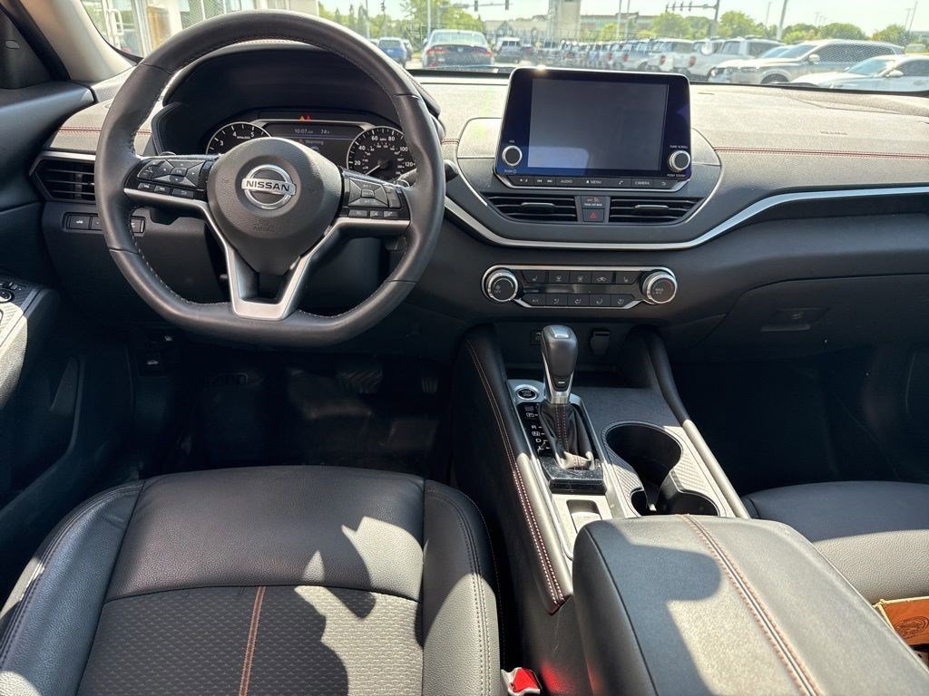 Used 2021 Nissan Altima 2.5 SR w/ SR Premium Package AWD/4WD image 8