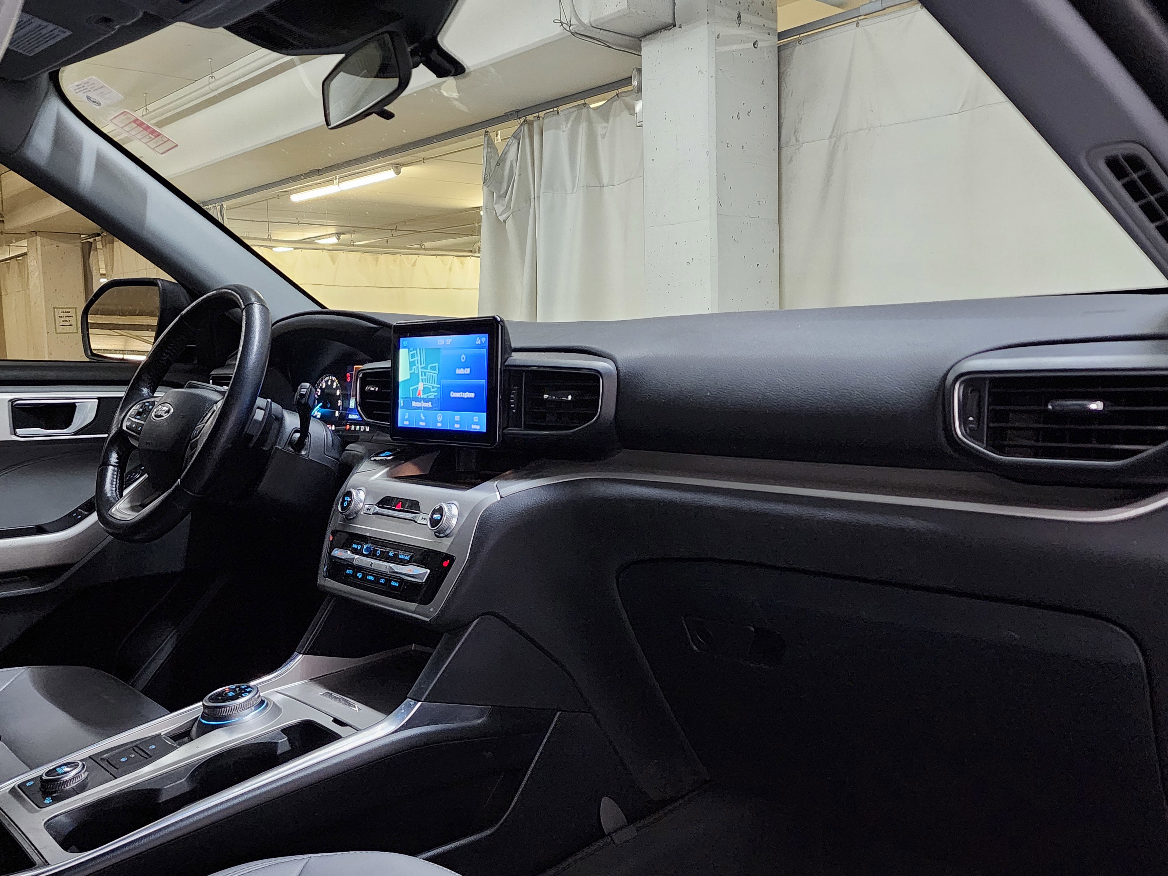 Used 2021 Ford Explorer XLT w/ XLT Sport Appearance Package AWD/4WD image 24