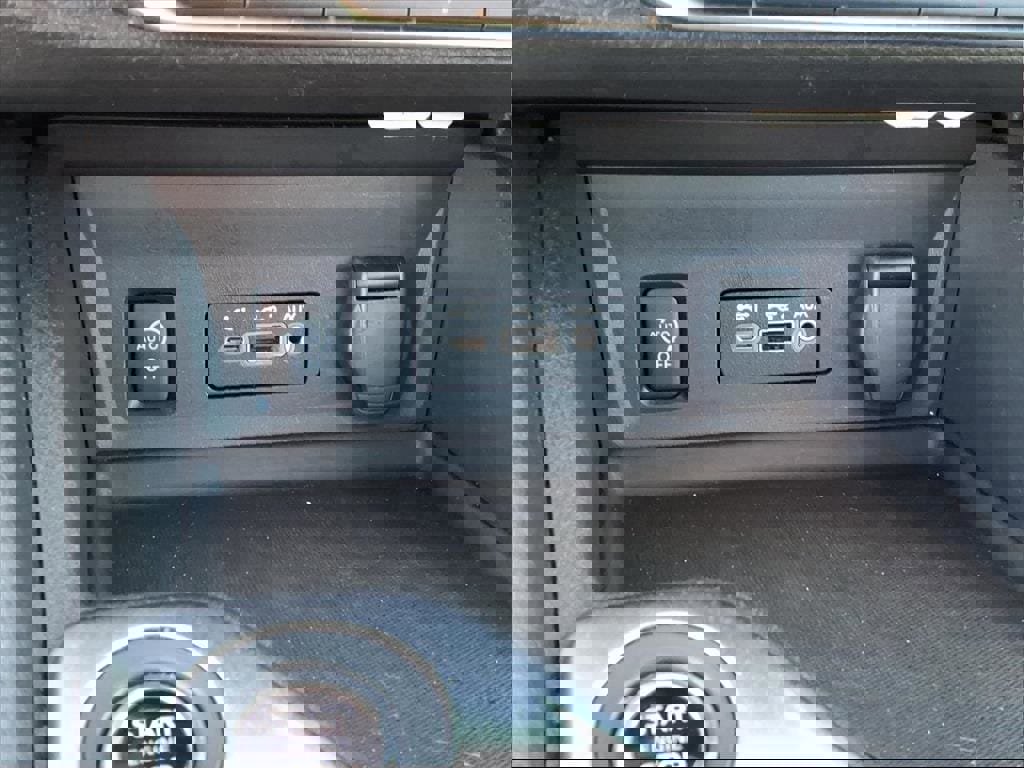 Used 2024 Nissan Sentra SV image 19