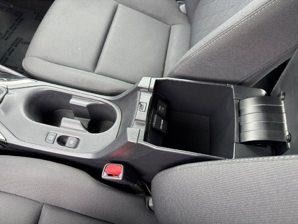 Certified 2025 Toyota Corolla LE FWD image 28