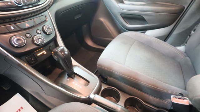 Used 2020 Chevrolet Trax LS FWD image 17