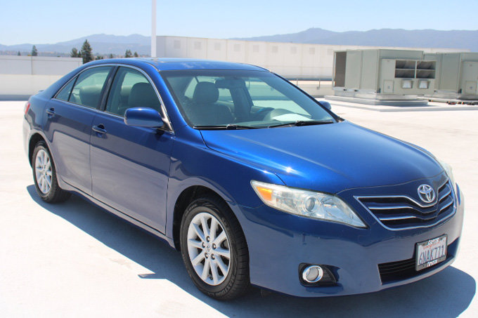 Used 2011 Toyota Camry XLE w/ XLE Extra-Value Pkg #2 FWD image 2