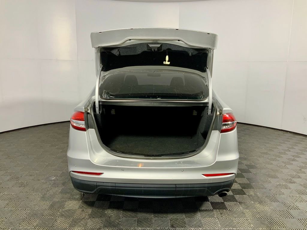 Used 2019 Ford Fusion SEL FWD image 18