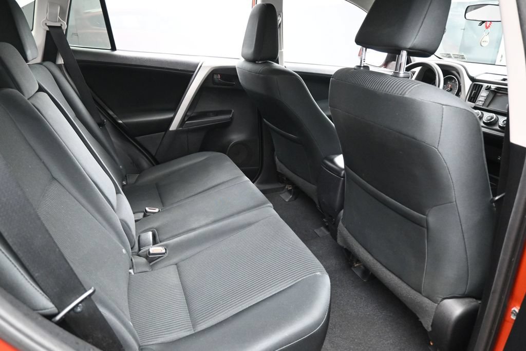 Used 2016 Toyota RAV4 LE AWD/4WD image 14