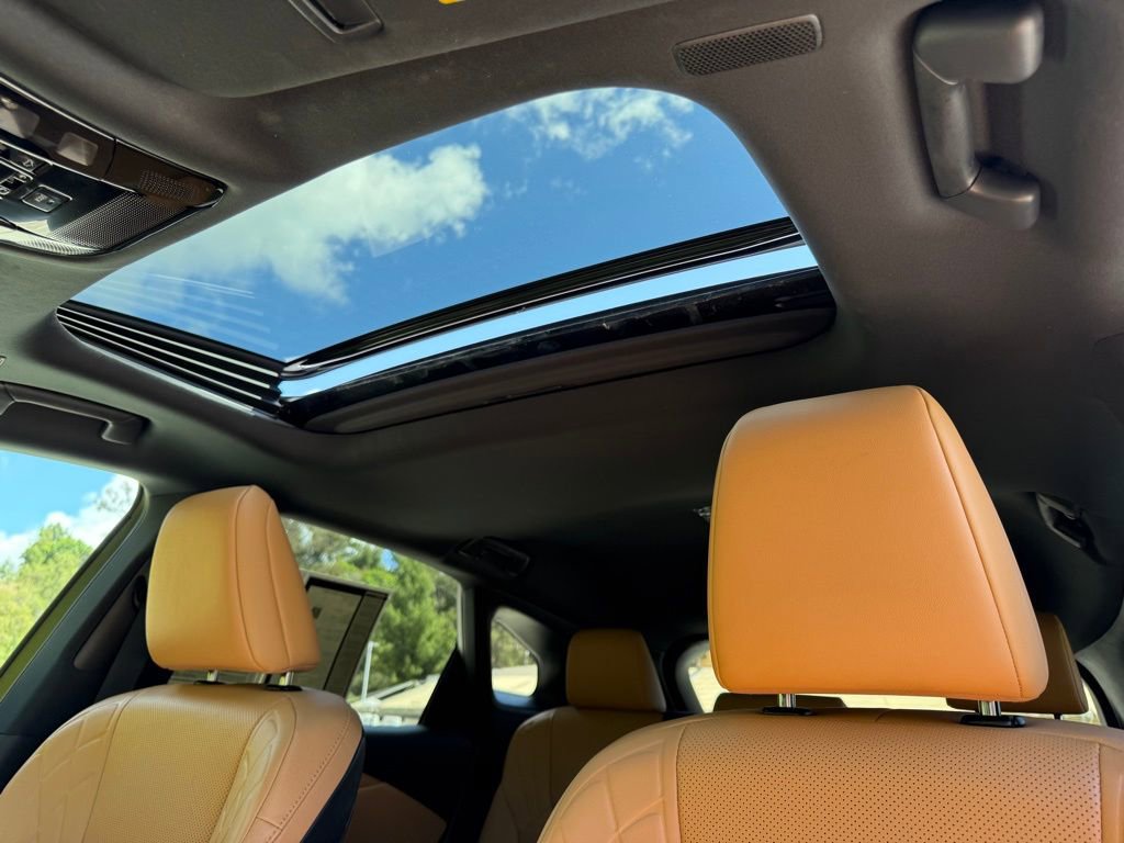 Certified 2024 Lexus RX 350h w/ Convenience Package image 19