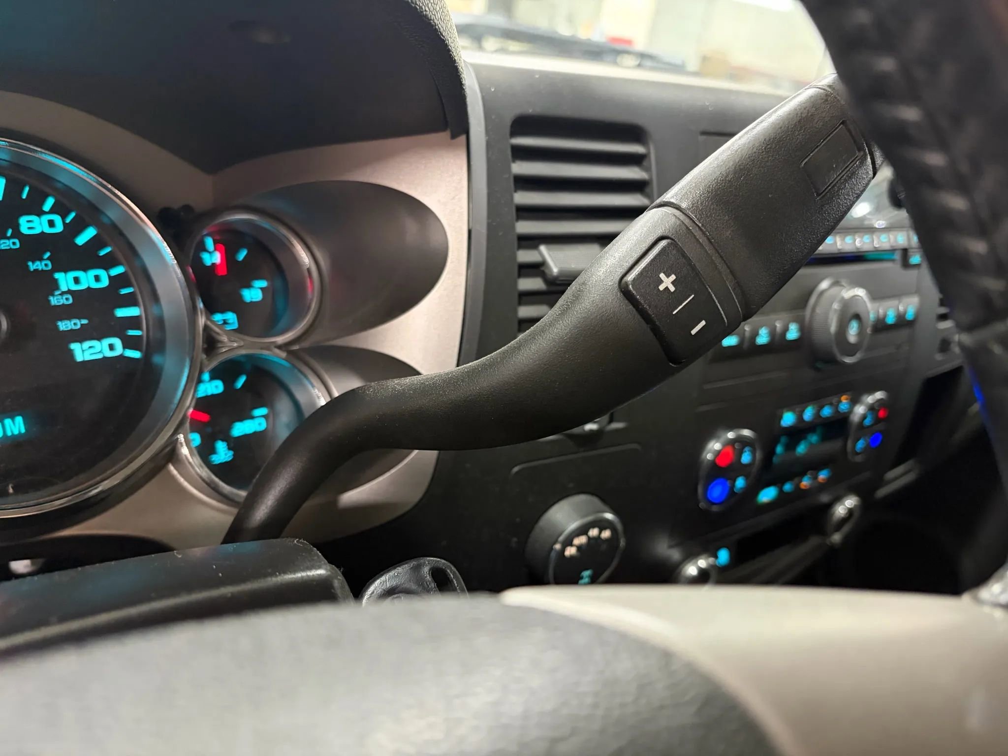 Used 2009 GMC Sierra 1500 SLE w/ Power Pack Plus image 31