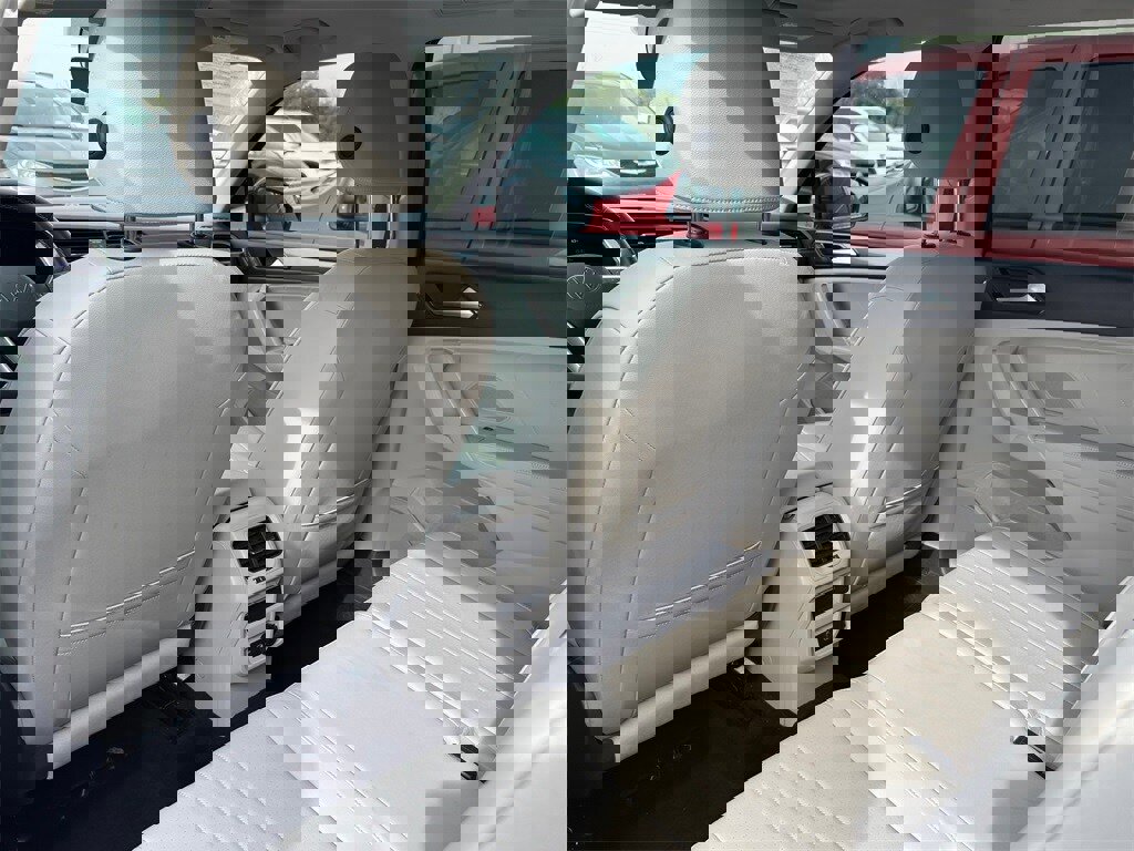 Certified 2022 Volkswagen Tiguan SE w/ Panoramic Sunroof Package image 27