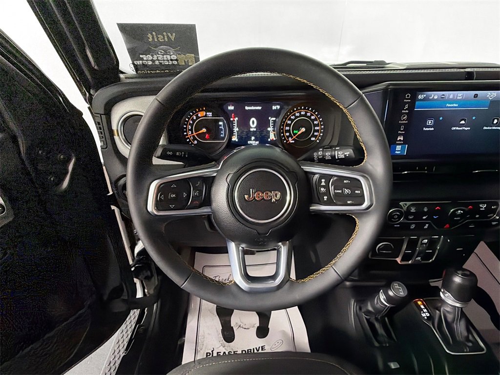 Used 2024 Jeep Wrangler Sahara image 11