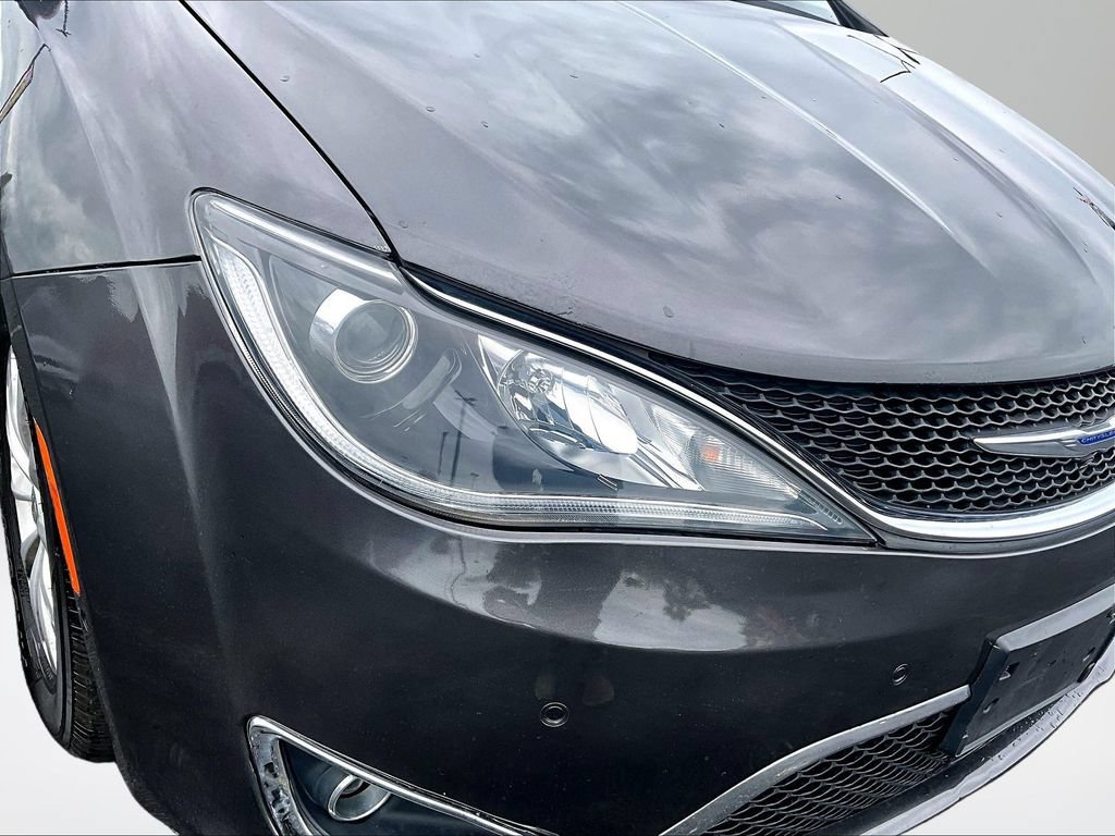 Used 2019 Chrysler Pacifica Touring-L w/ Advanced Safetytec Group FWD image 27