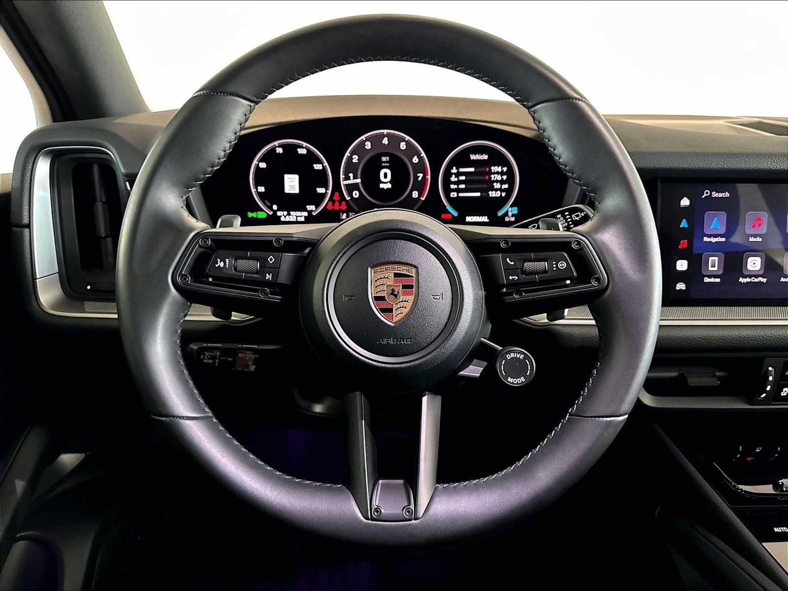 Used 2026 Porsche Cayenne AWD/4WD image 13