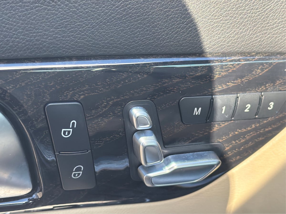 Used 2020 Mercedes-Benz SLC 300 w/ Premium Package image 13