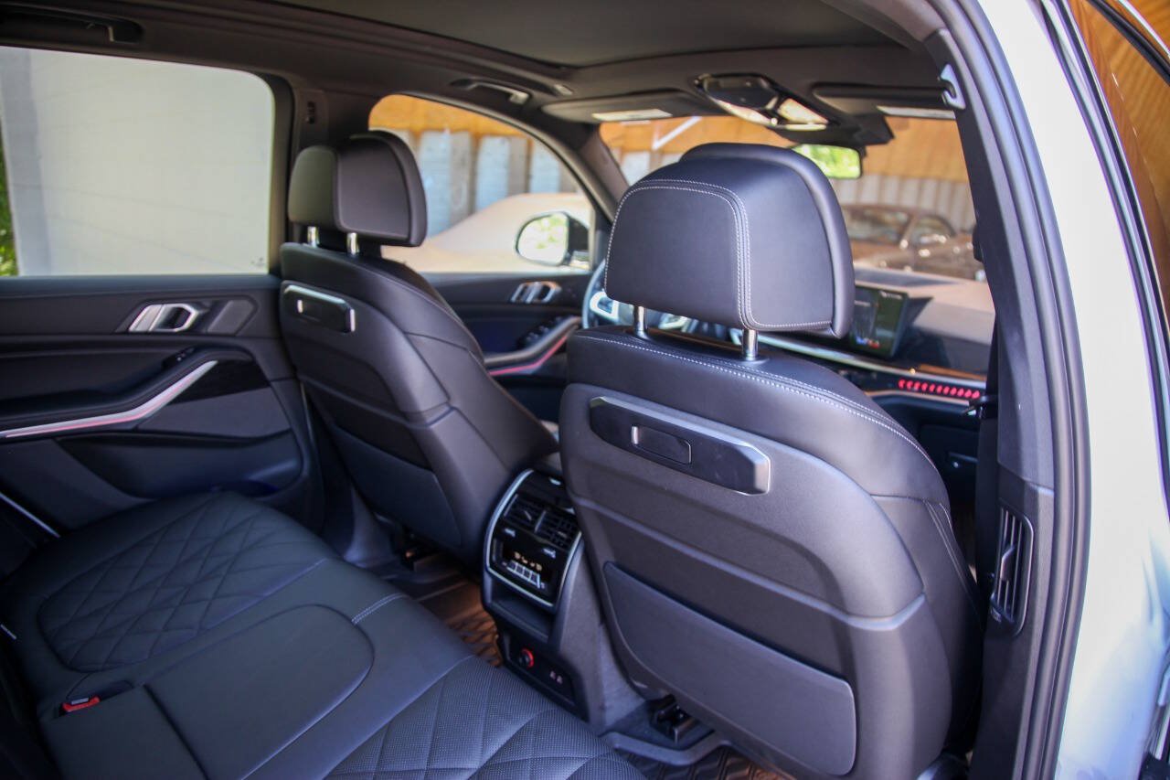 Used 2024 BMW X5 sDrive40i w/ M Sport Package RWD image 62