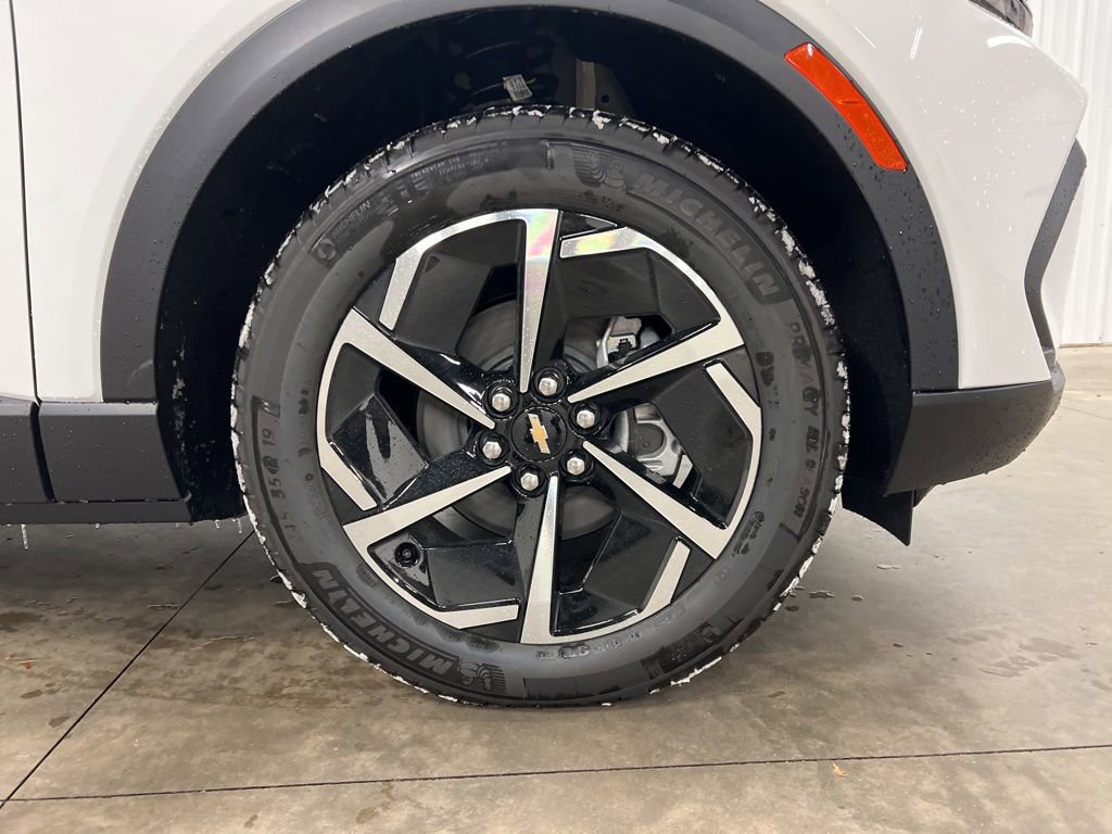 New 2026 Chevrolet Equinox EV LT image 19