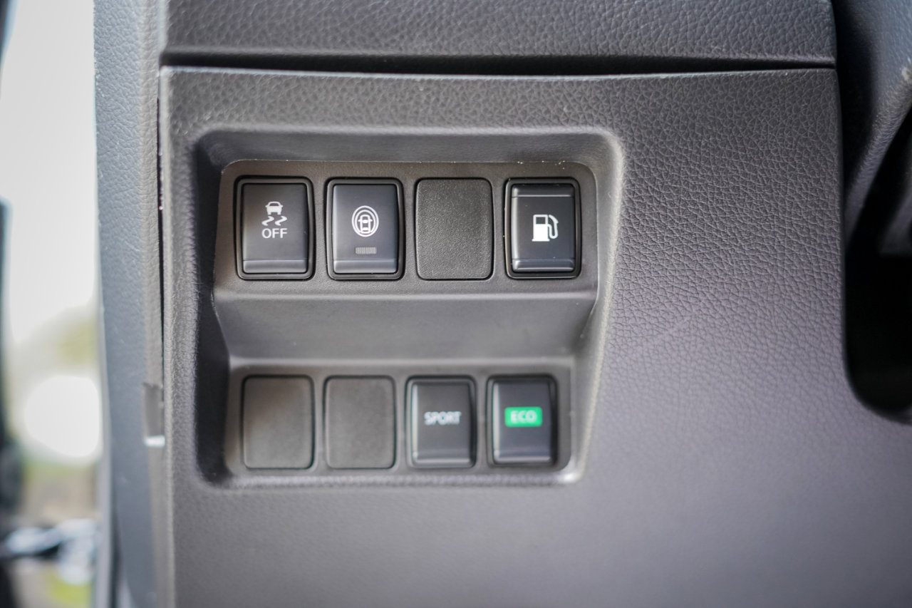 Used 2020 Nissan Rogue S image 14