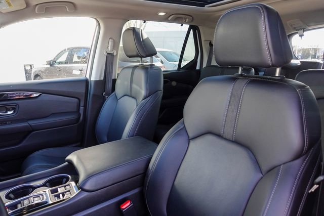 Used 2024 Honda Pilot Touring image 25