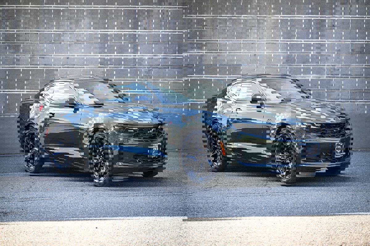 Used 2020 Chevrolet Camaro LT RWD image 2