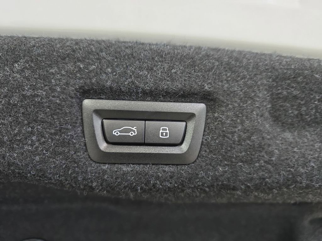 Used 2026 BMW 530i w/ Premium Package image 31