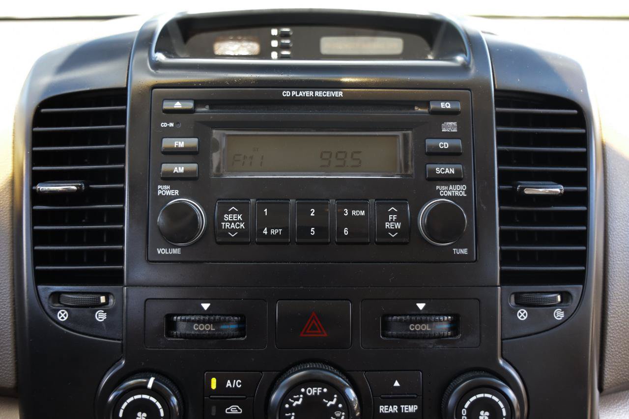 Used 2006 Kia Sedona EX FWD image 32