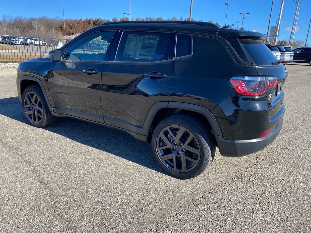New 2026 Jeep Compass Latitude w/ Sun and Sound Group image 4