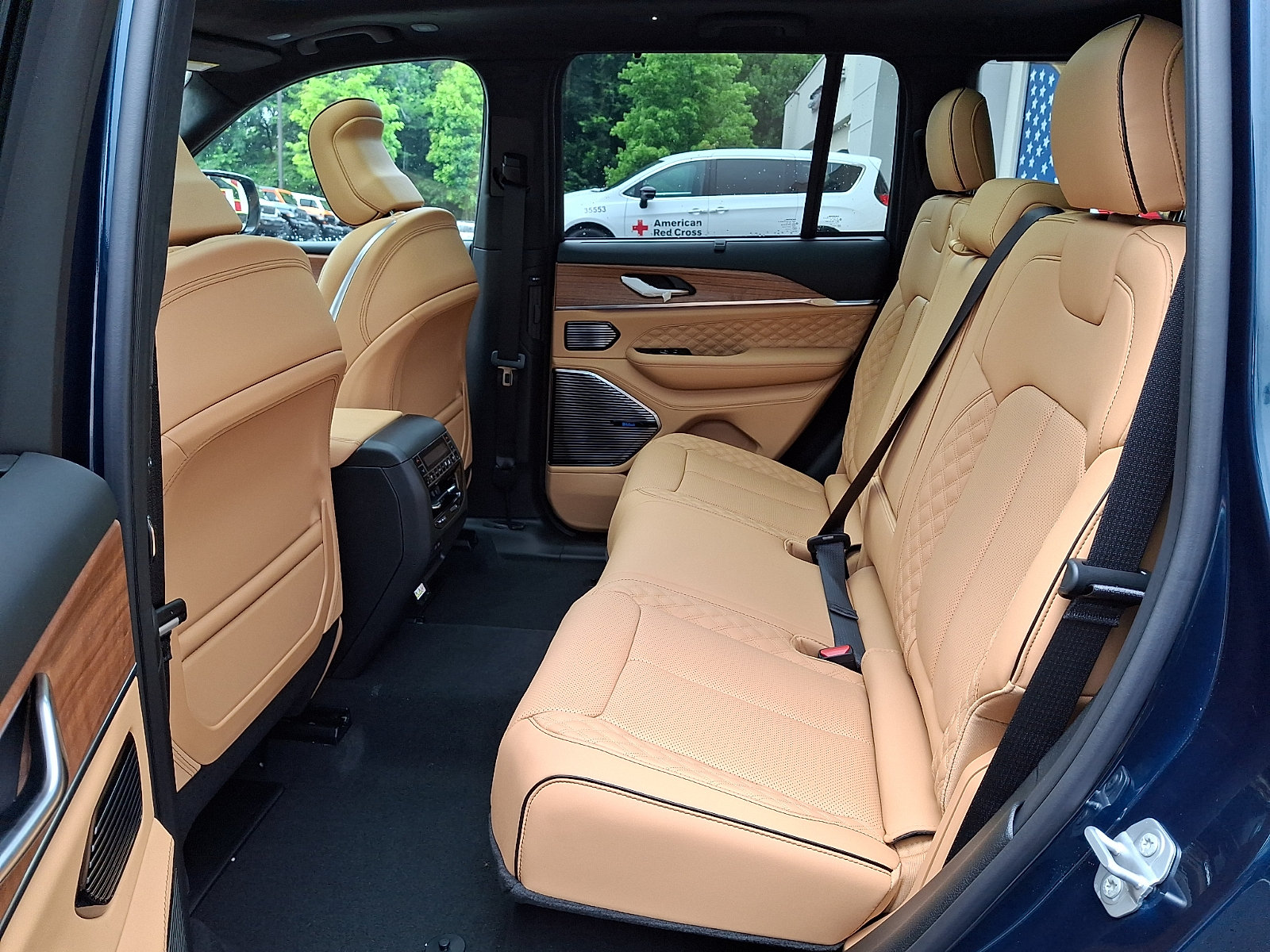 New 2026 Jeep Grand Cherokee Summit w/ Obsidian Package AWD/4WD image 6