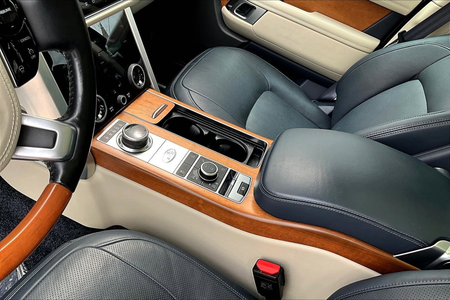 Used 2021 Land Rover Range Rover P525 Westminster Edition image 17