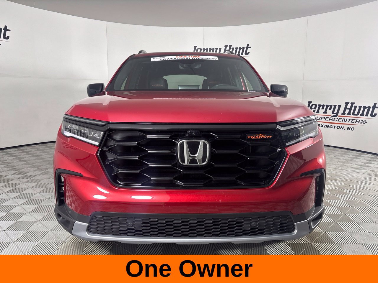 Used 2025 Honda Pilot TrailSport image 3