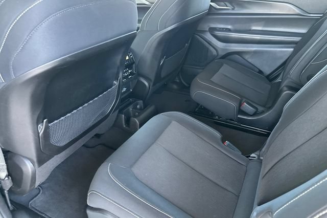 Certified 2024 Jeep Grand Cherokee L Laredo AWD/4WD image 12