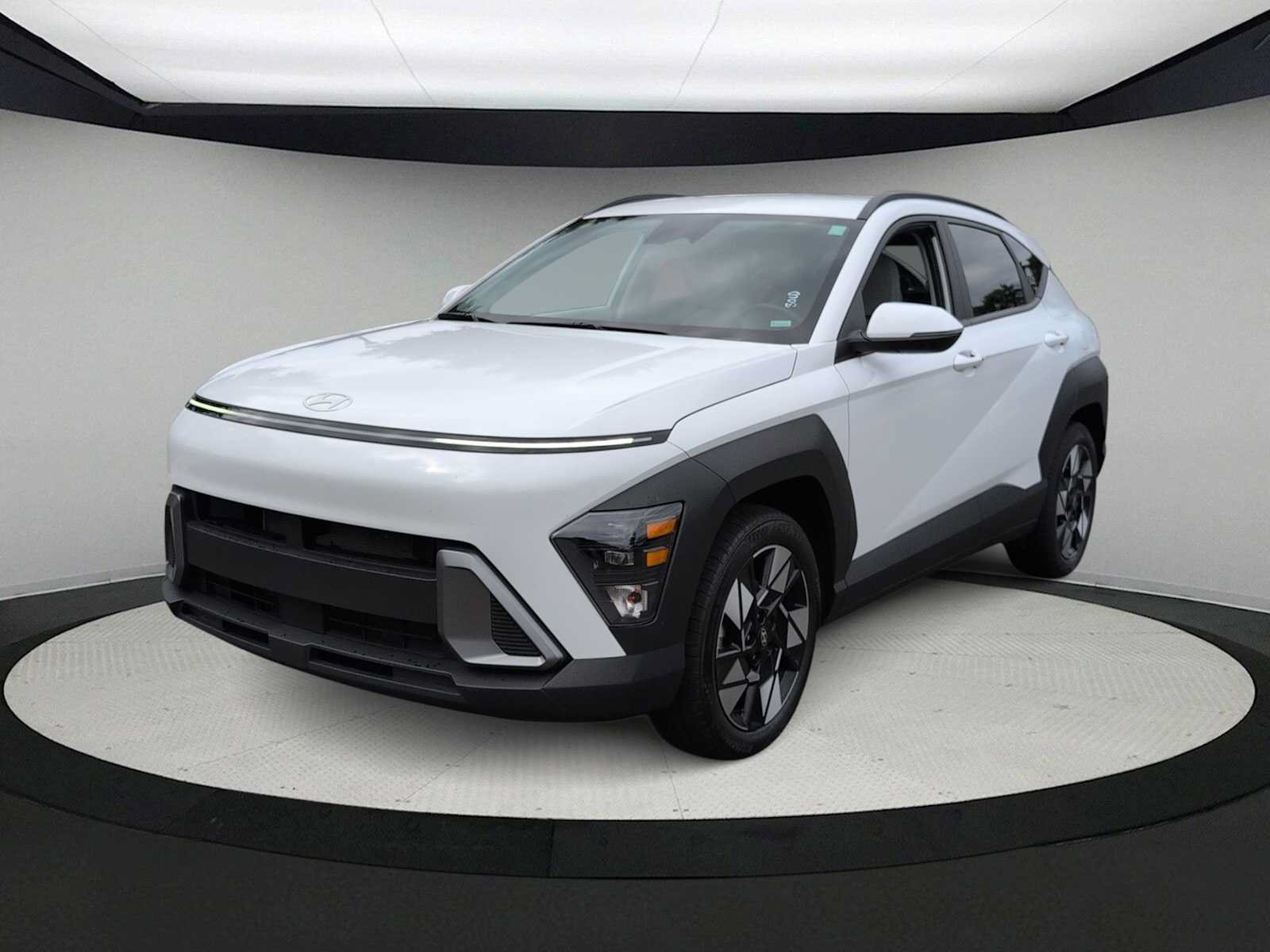 Used 2025 Hyundai Kona SEL FWD image 4