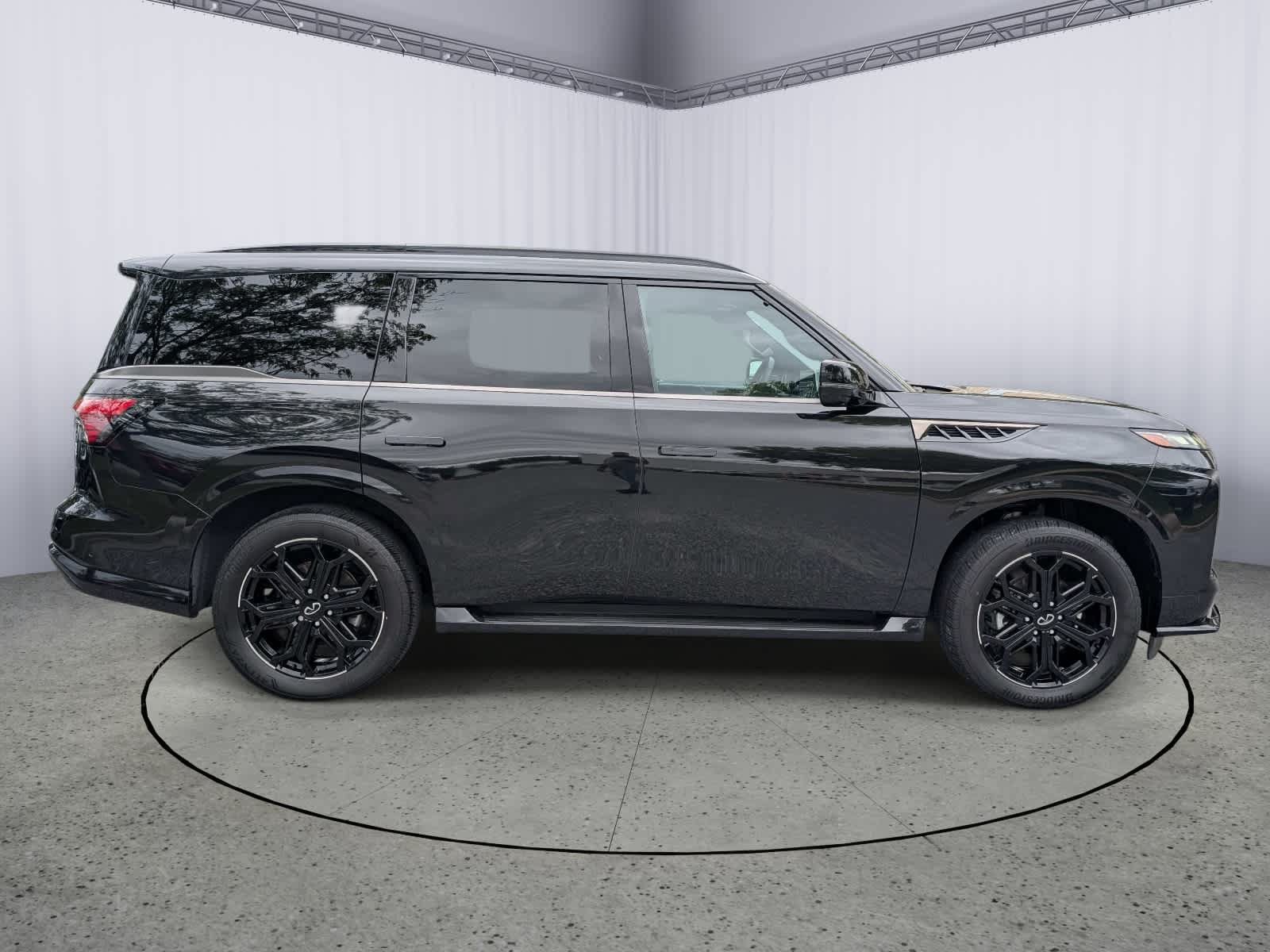 Used 2026 INFINITI QX80 4WD image 2
