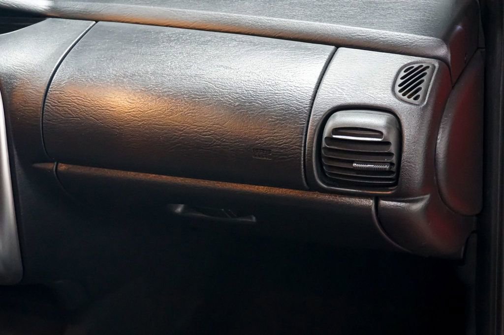 Used 2003 Dodge Neon *Neon SRT-4* *5-Speed Manual* image 33