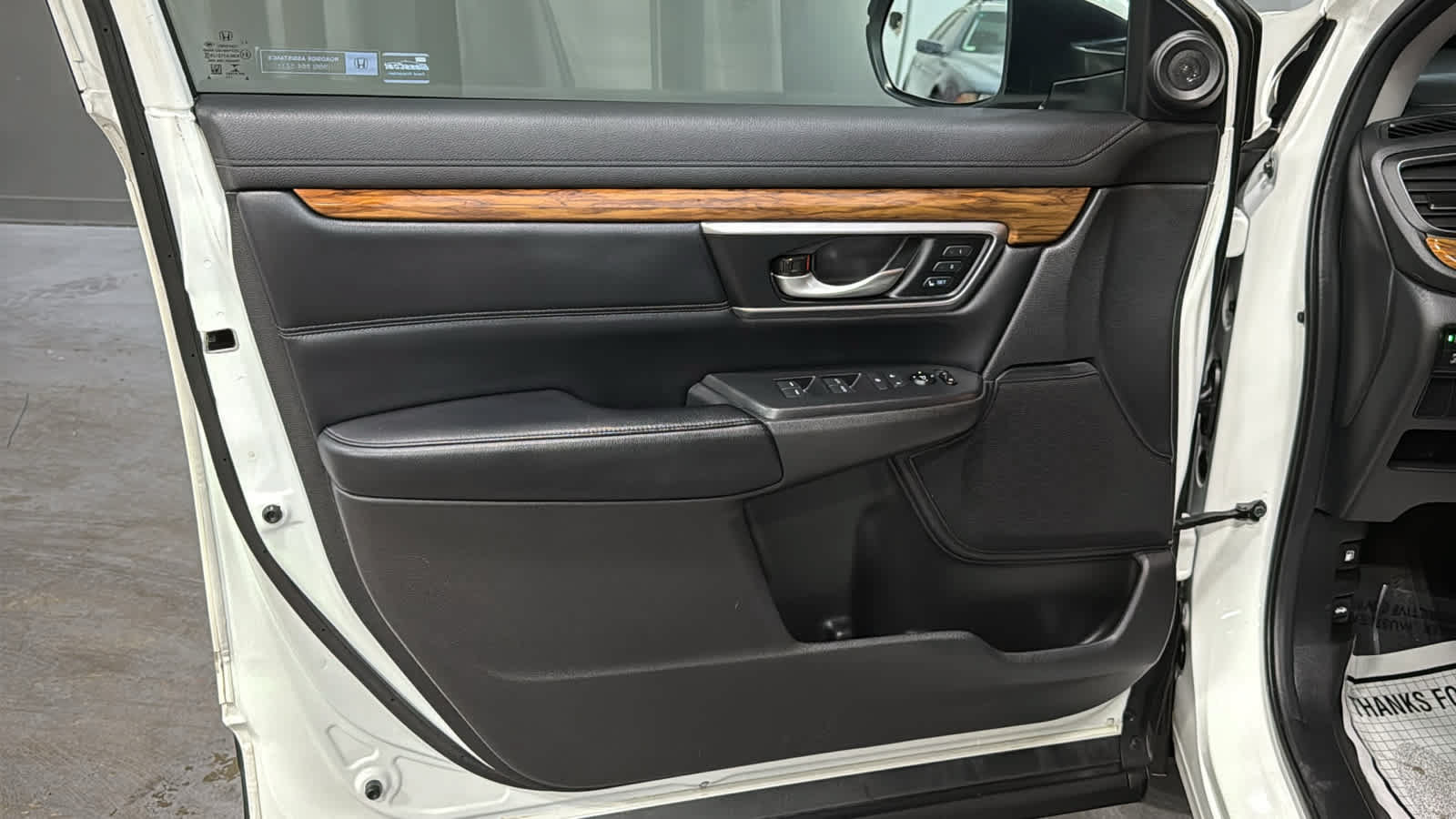Used 2017 Honda CR-V Touring image 9