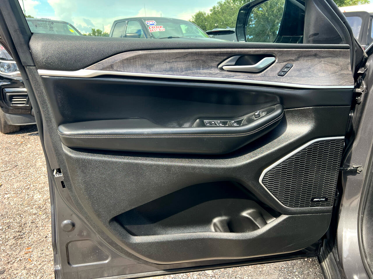 Used 2024 Jeep Grand Cherokee Limited 4xe image 11