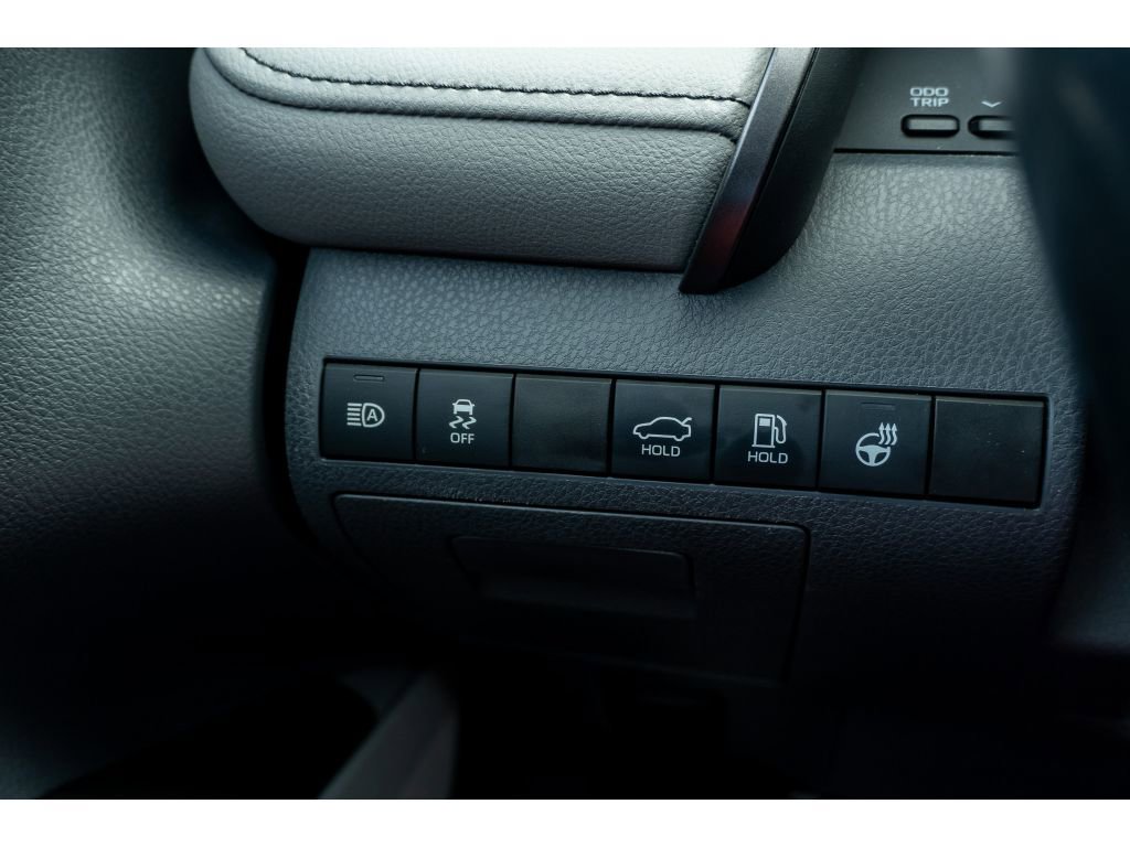 Used 2022 Toyota Camry SE w/ Cold Weather Package FWD image 27