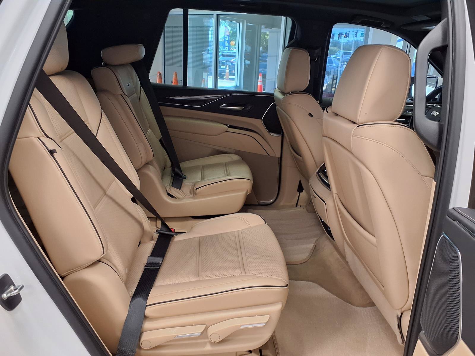 Certified 2023 Cadillac Escalade Premium Luxury w/ Performance Package AWD/4WD image 14