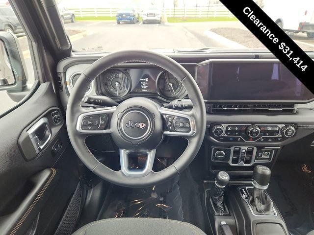 Used 2025 Jeep Wrangler Unlimited Sahara w/ Safety Group AWD/4WD image 20