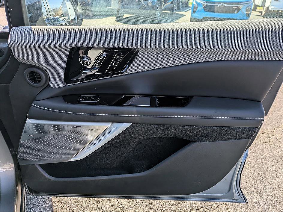 New 2026 Cadillac Optiq Sport 1 image 33