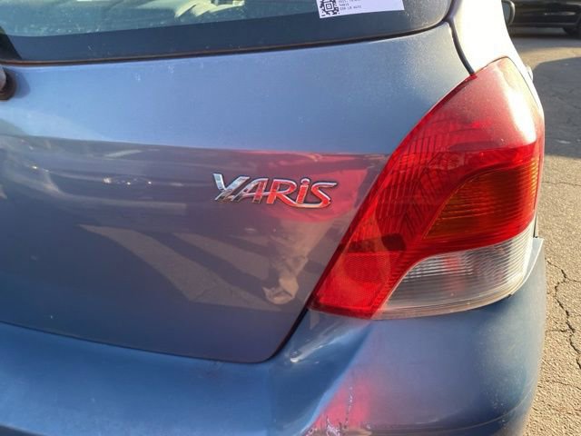 Used 2011 Toyota Yaris 4-Door Hatchback image 10