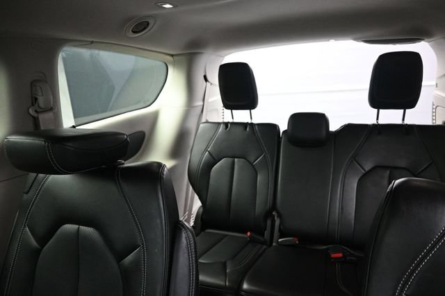 Used 2024 Chrysler Pacifica Touring-L FWD image 29