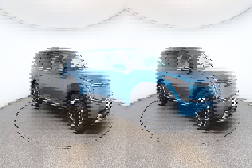 Used 2024 Kia EV9 Land image 7