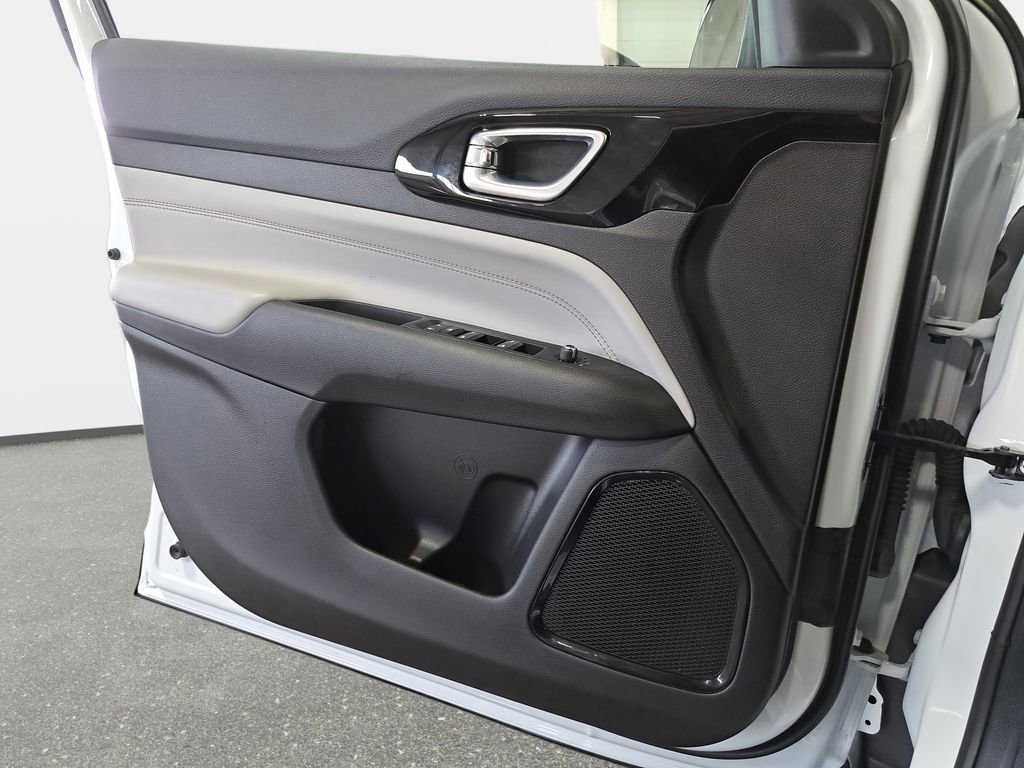 Certified 2025 Jeep Compass Limited AWD/4WD image 26