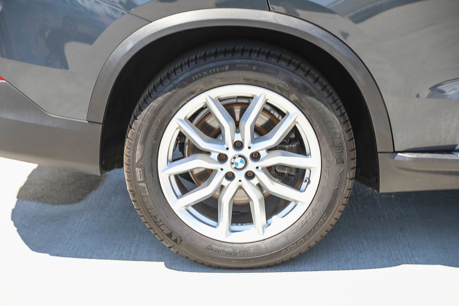 Used 2022 BMW X5 xDrive40i w/ Executive Package image 11