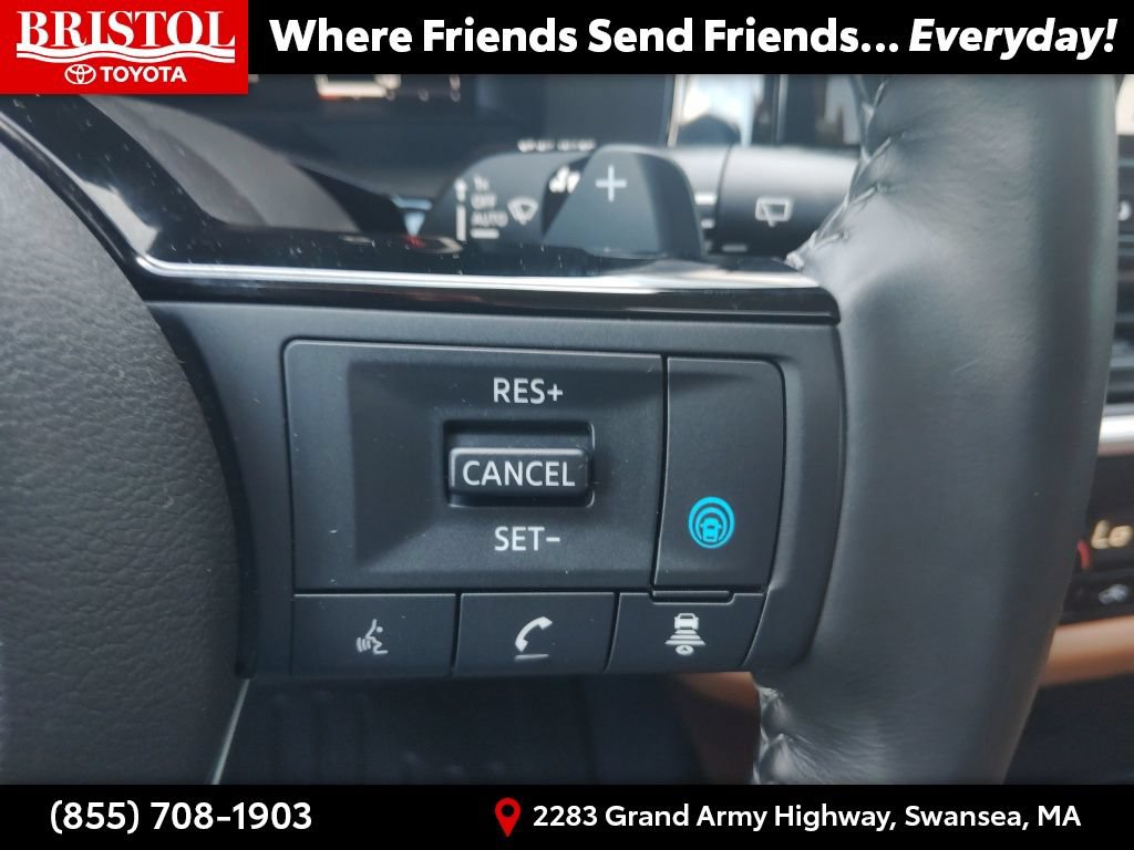 Used 2023 Nissan Pathfinder Platinum AWD/4WD image 32
