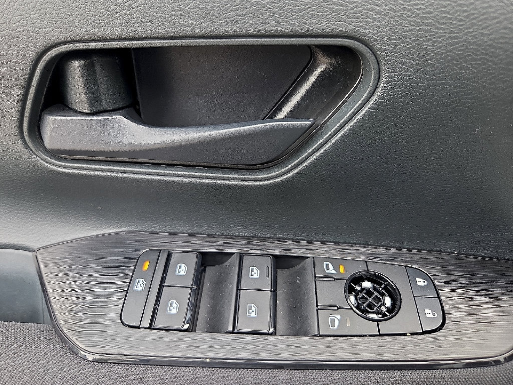 Used 2025 Nissan Kicks S FWD image 14
