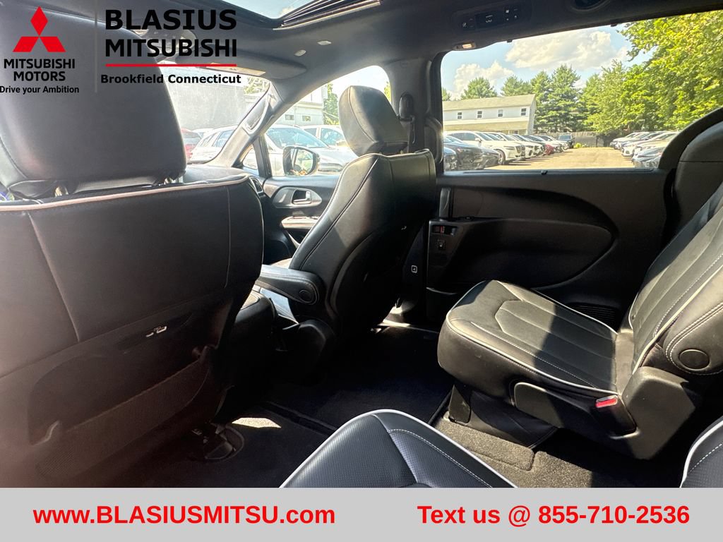 Used 2023 Chrysler Pacifica Limited w/ S Appearance Package FWD image 21