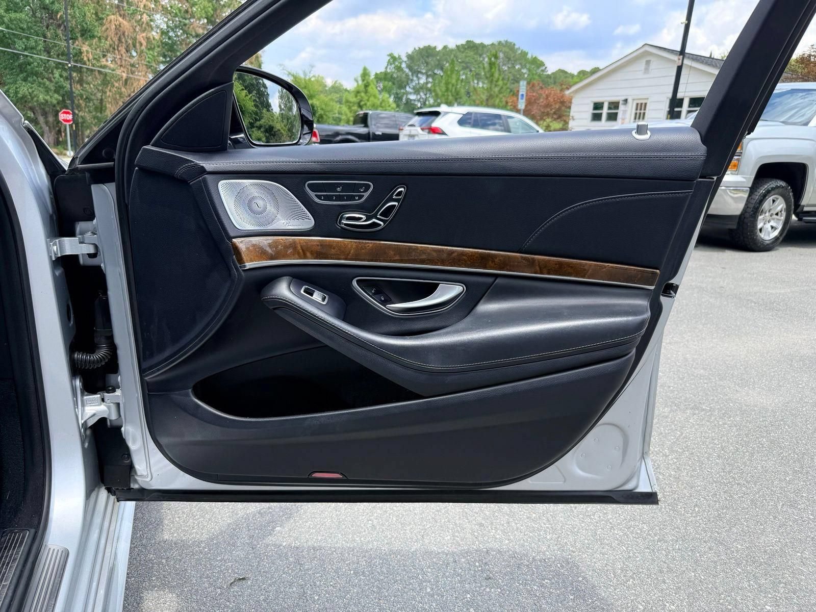 Used 2016 Mercedes-Benz S 550 4MATIC Sedan image 20