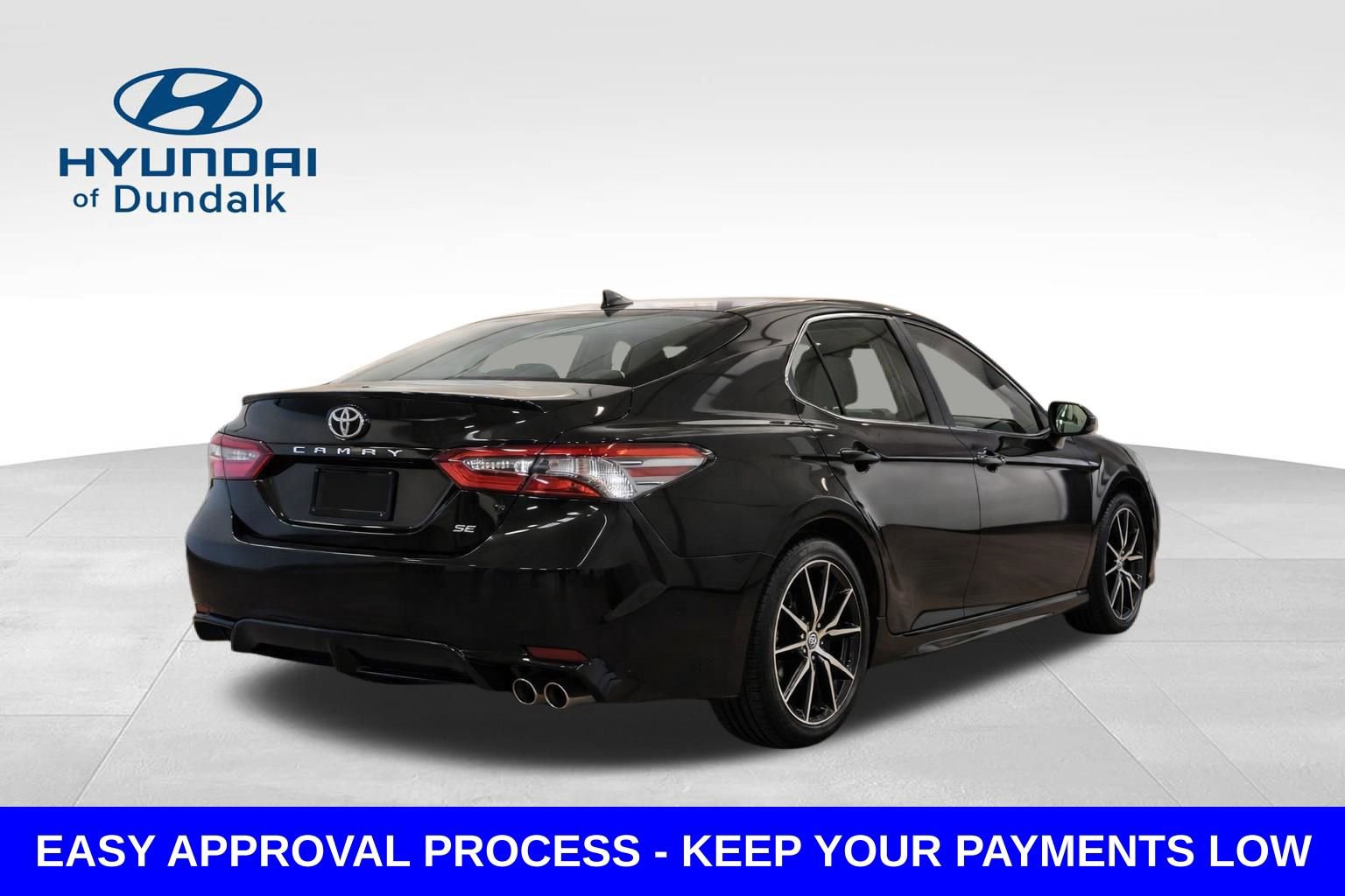 Used 2022 Toyota Camry SE FWD image 2