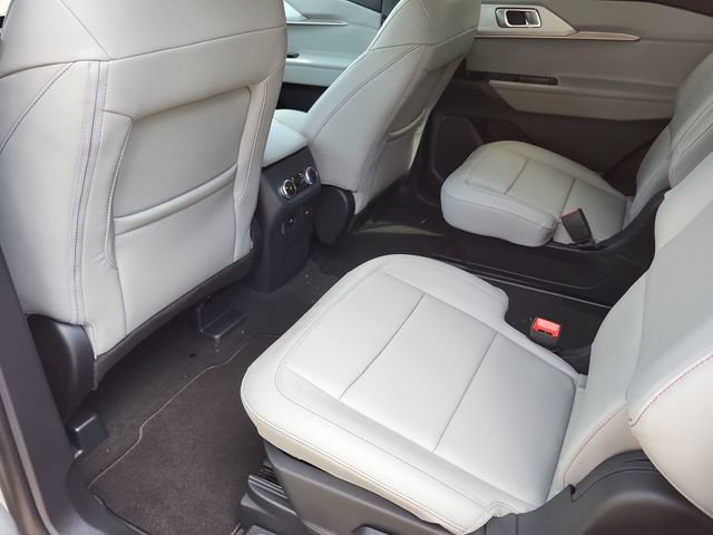 New 2026 Ford Explorer Active w/ Active Comfort Package image 24