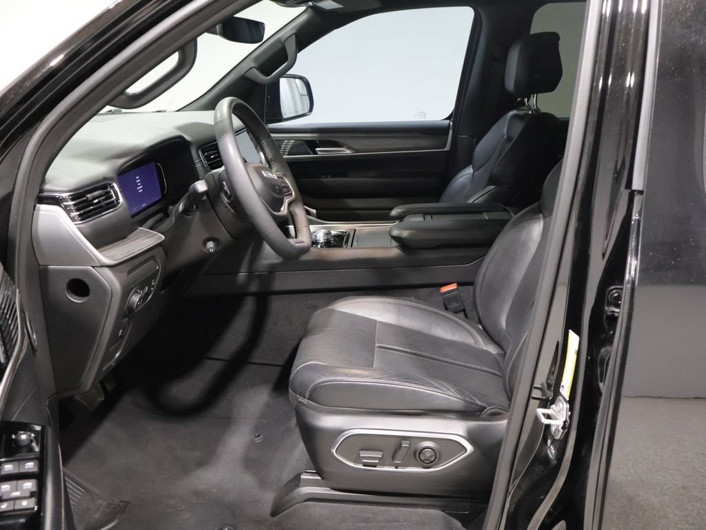 Used 2024 Jeep Wagoneer Series II AWD/4WD image 9