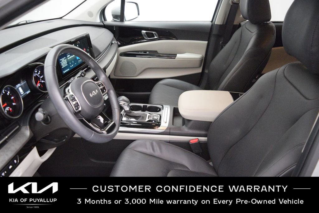 Used 2024 Kia Carnival EX FWD image 10