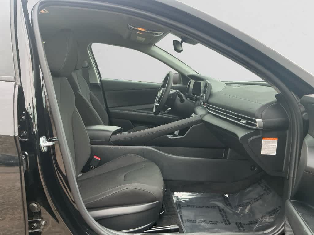 Used 2026 Hyundai Elantra Hybrid FWD image 15